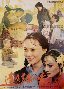 成龙在巴黎第四区的老圣殿街接棒，现场受到国外粉丝的热烈追逐。